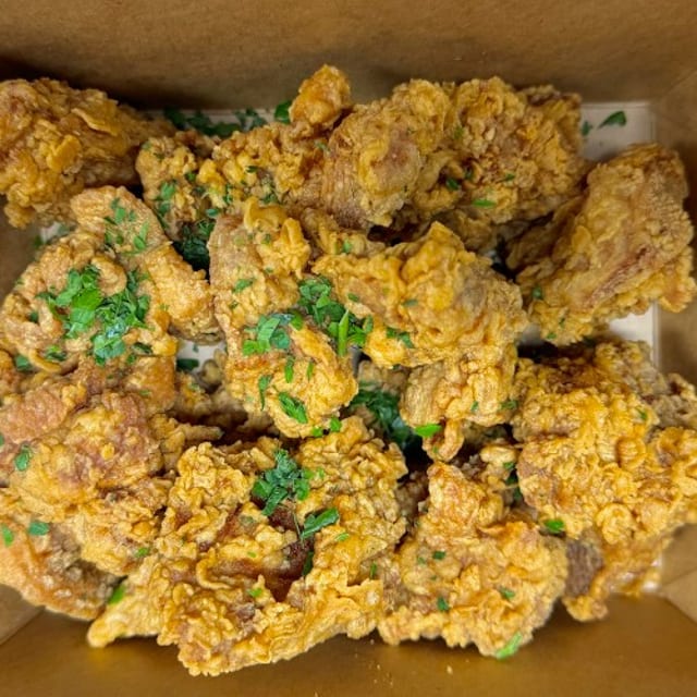 Original Fried Chicken Wings.